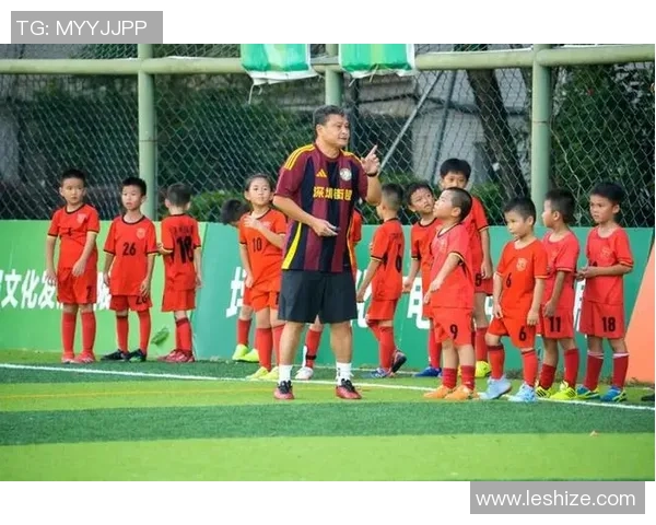 全民热潮用足球球星经典姿势点燃运动激情与创意表达